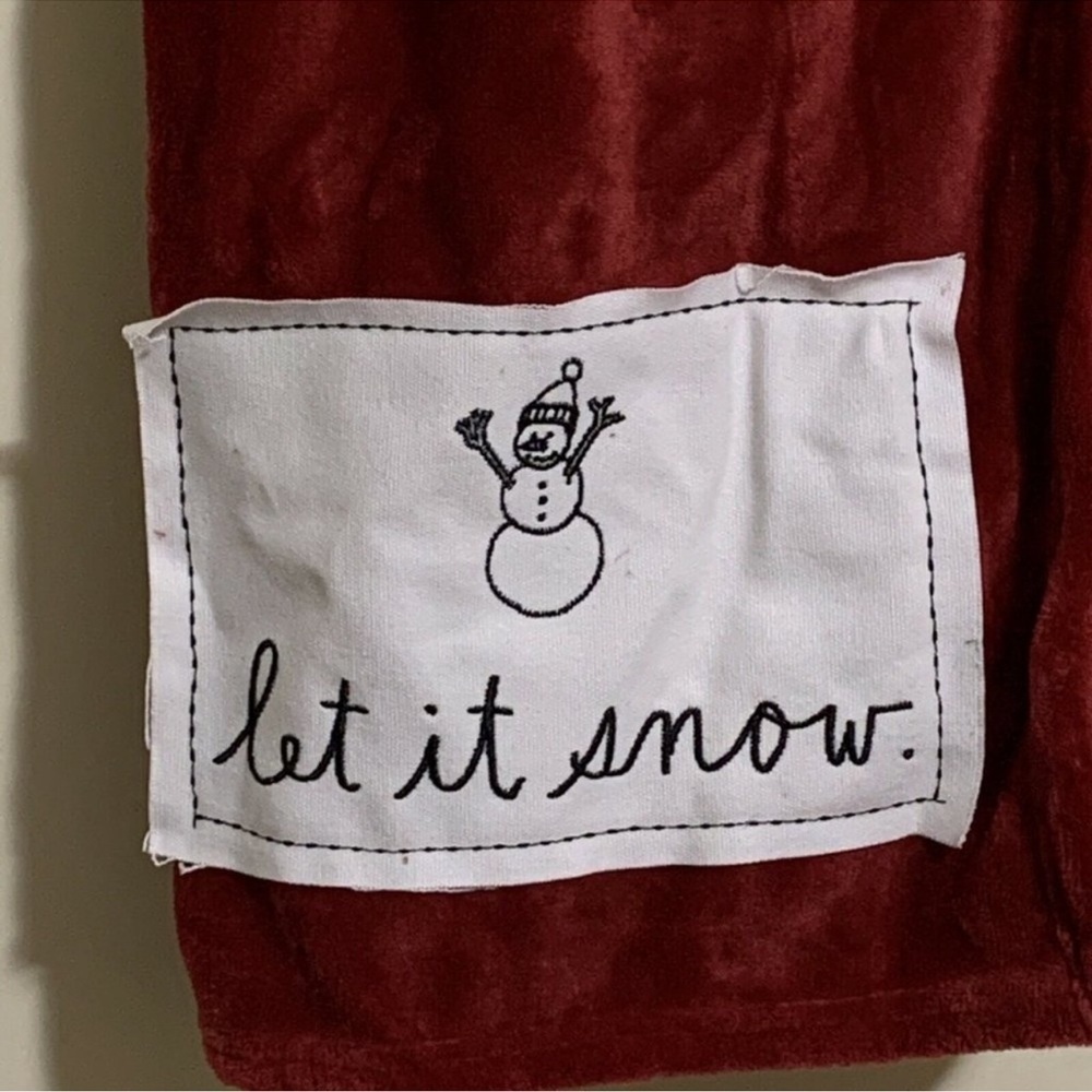 NWT Rae Dunn Christmas/Holiday/Winter Red LET IT SNOW Patch Blanket Throw 50x70